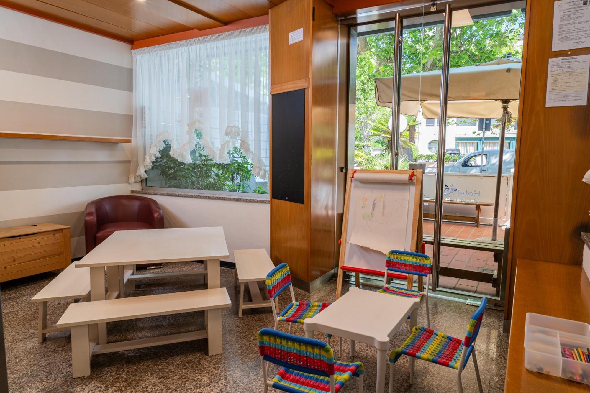 Hotel Ondina E Milazzo Cervia Dış mekan fotoğraf