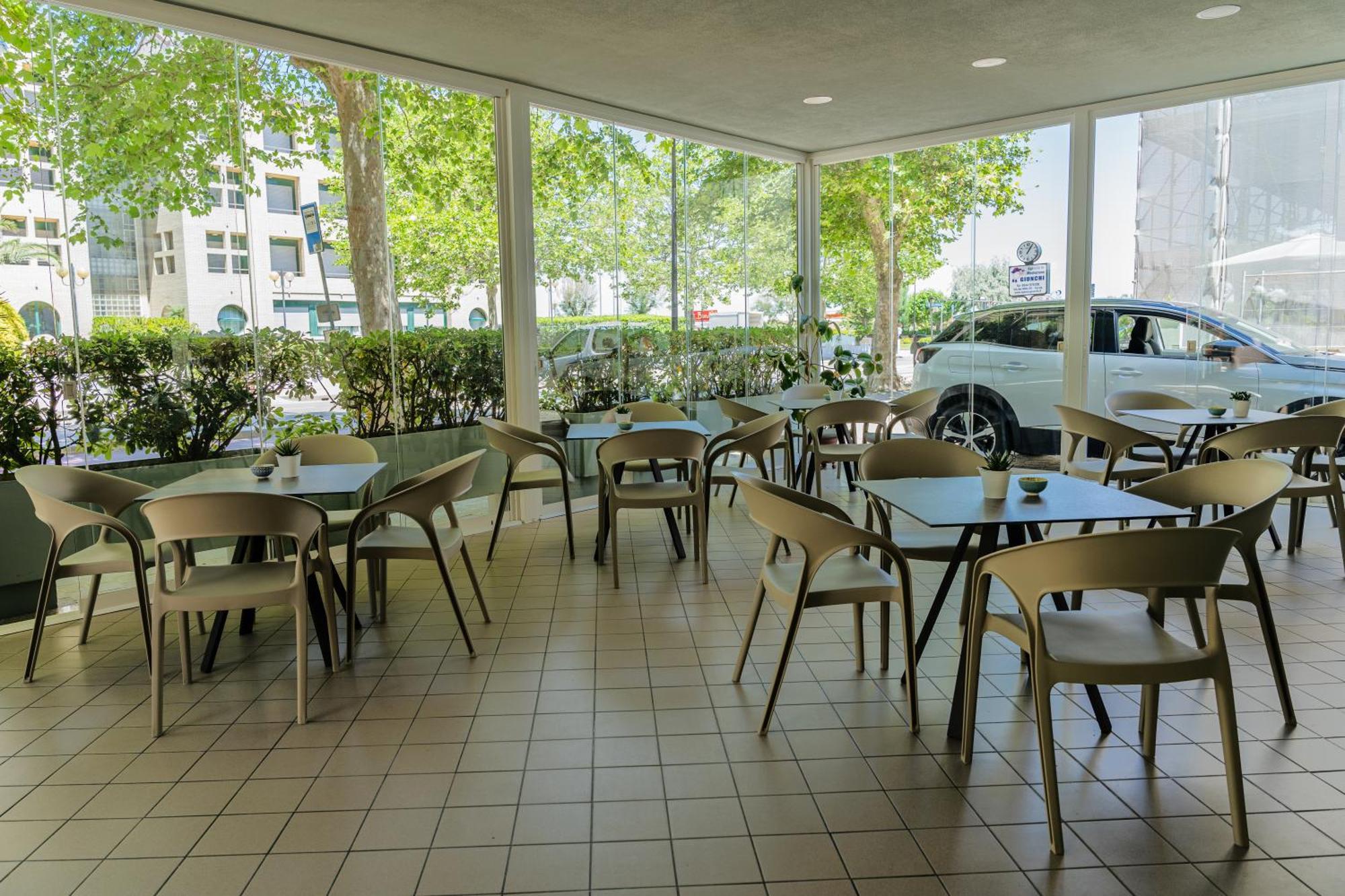 Hotel Ondina E Milazzo Cervia Dış mekan fotoğraf