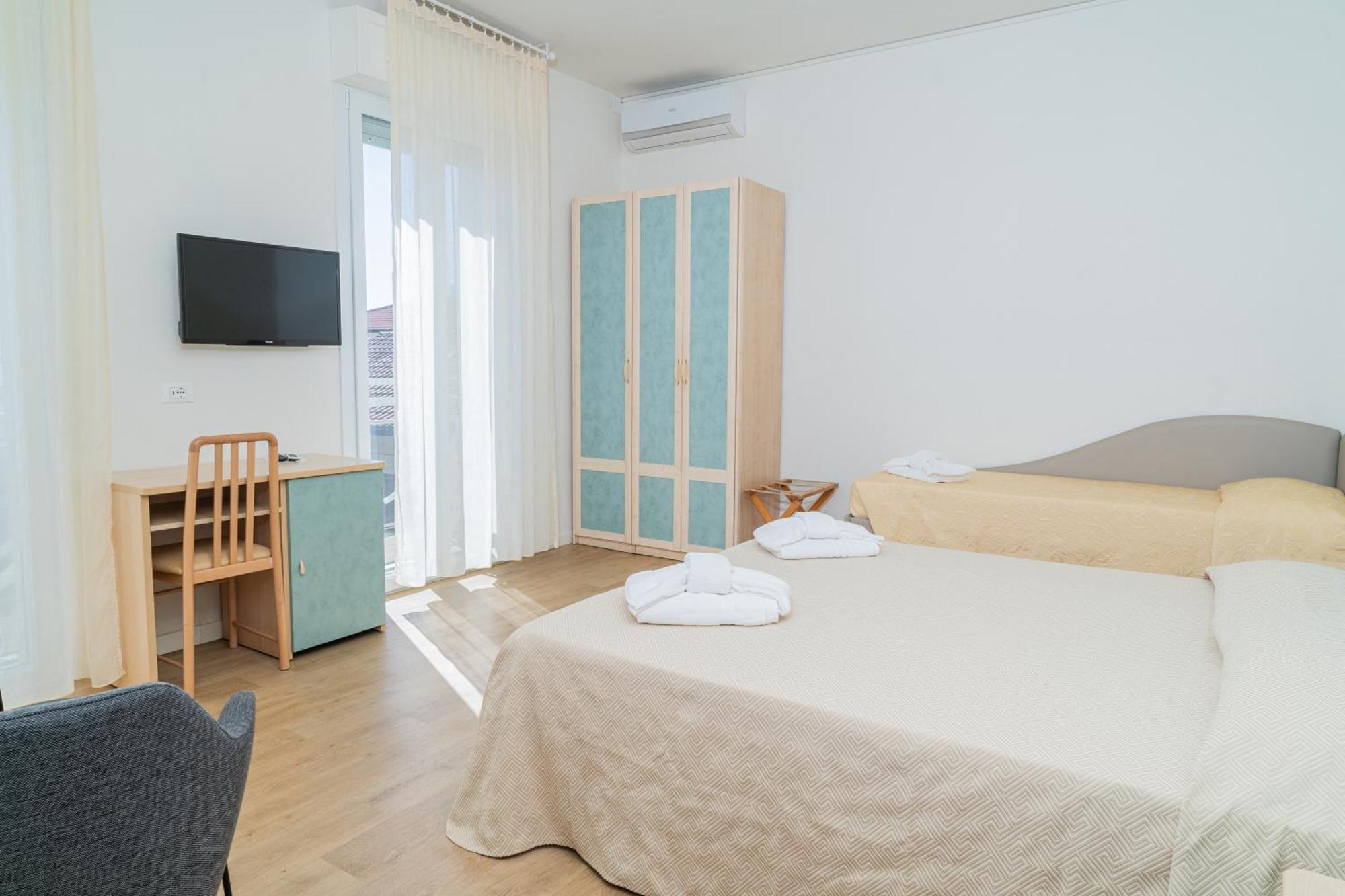 Hotel Ondina E Milazzo Cervia Dış mekan fotoğraf