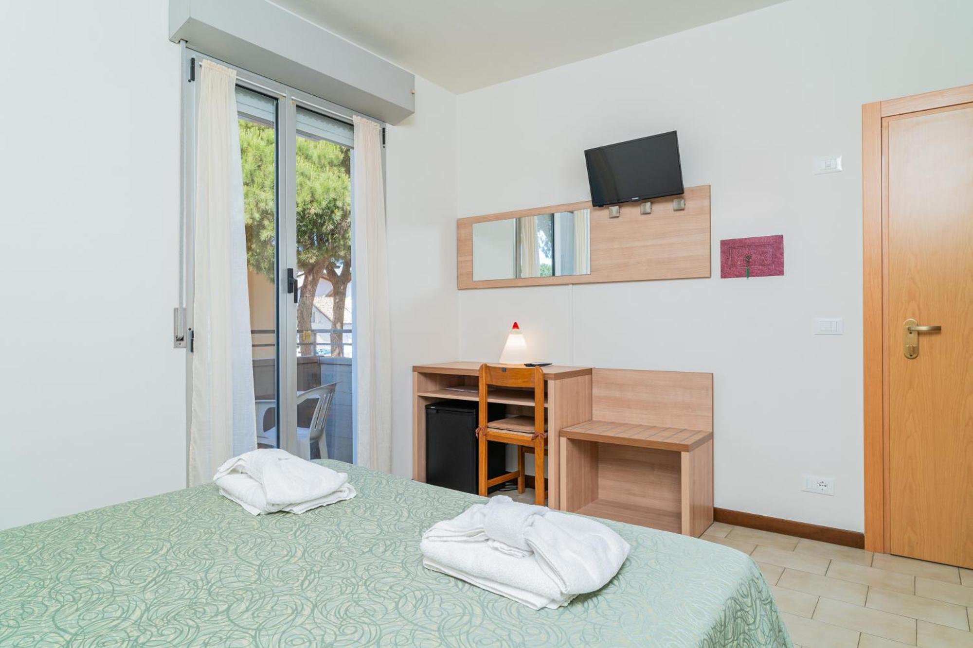 Hotel Ondina E Milazzo Cervia Dış mekan fotoğraf