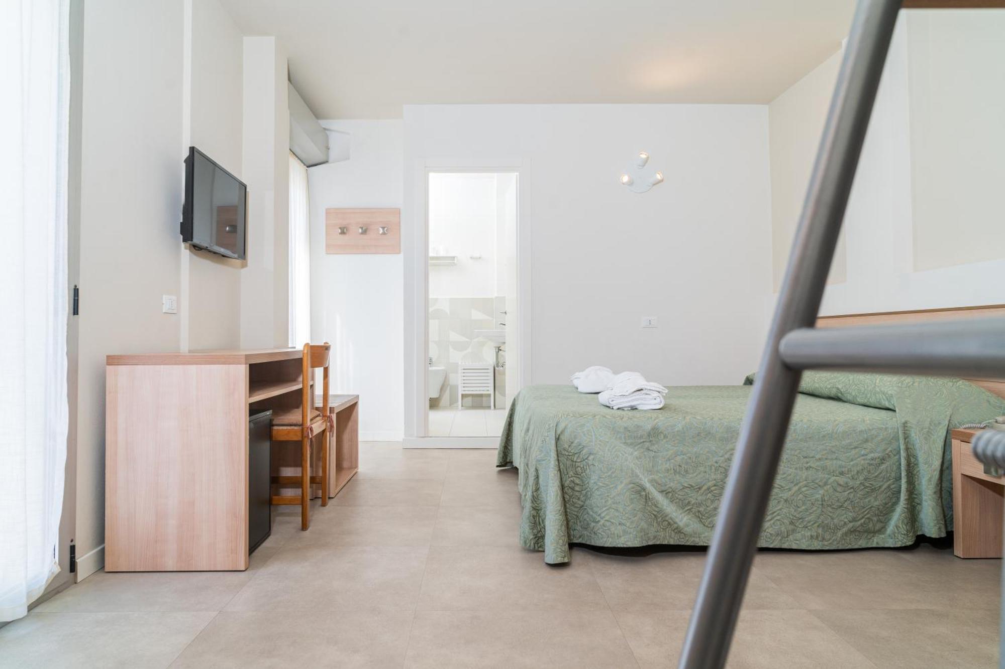 Hotel Ondina E Milazzo Cervia Dış mekan fotoğraf