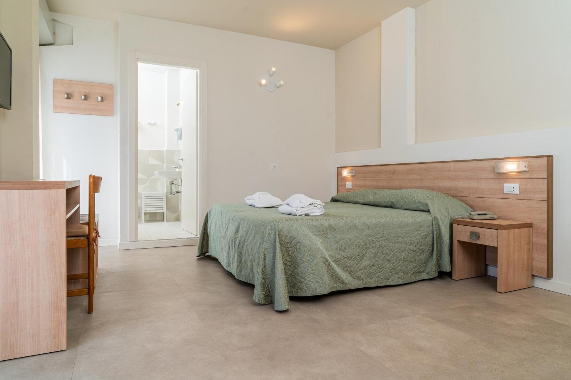 Hotel Ondina E Milazzo Cervia Dış mekan fotoğraf